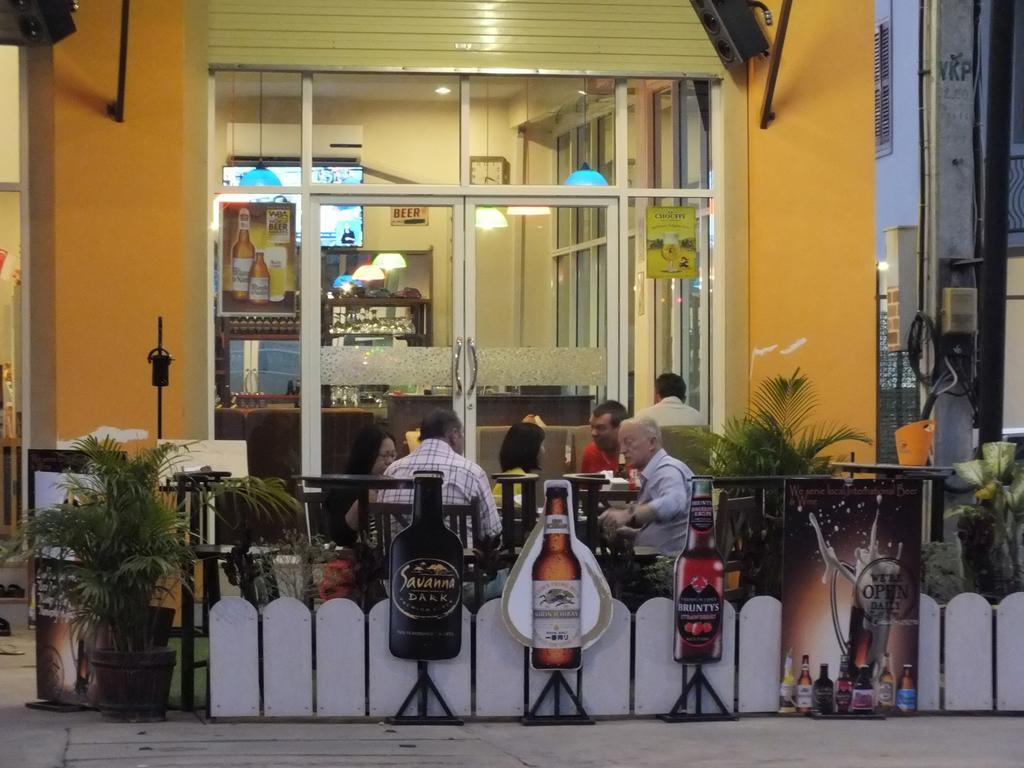 Avalon Residence Savannakhet Bagian luar foto
