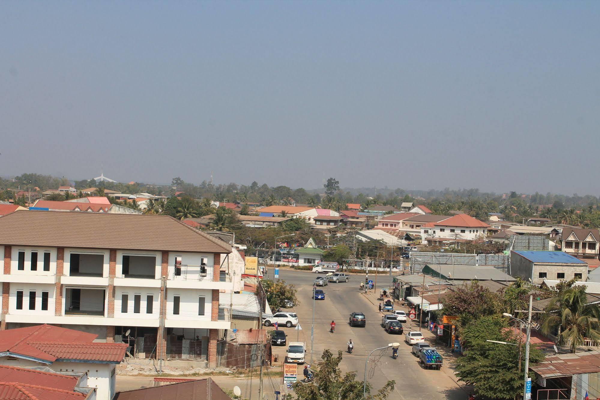 Avalon Residence Savannakhet Bagian luar foto