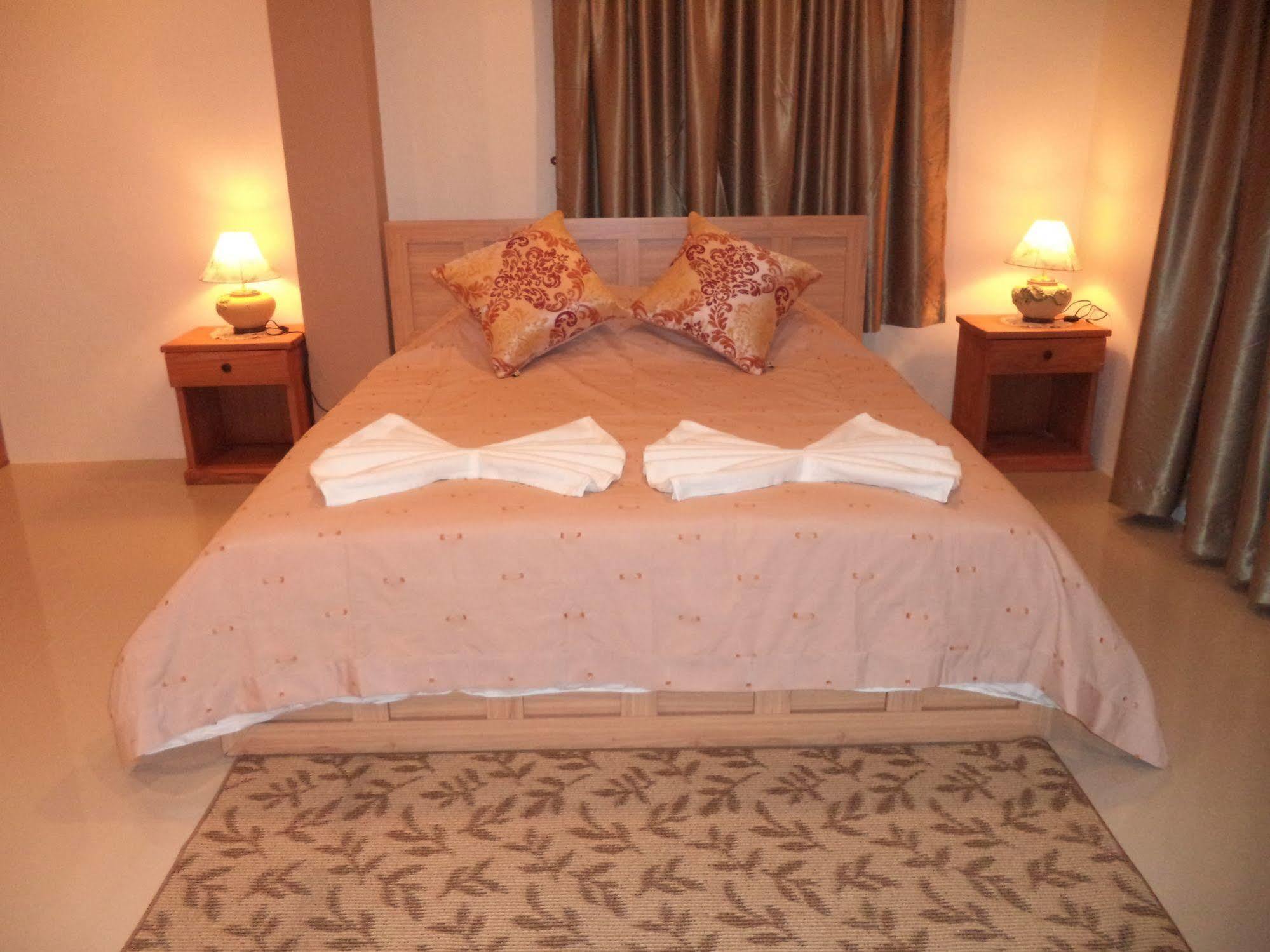 Avalon Residence Savannakhet Bagian luar foto