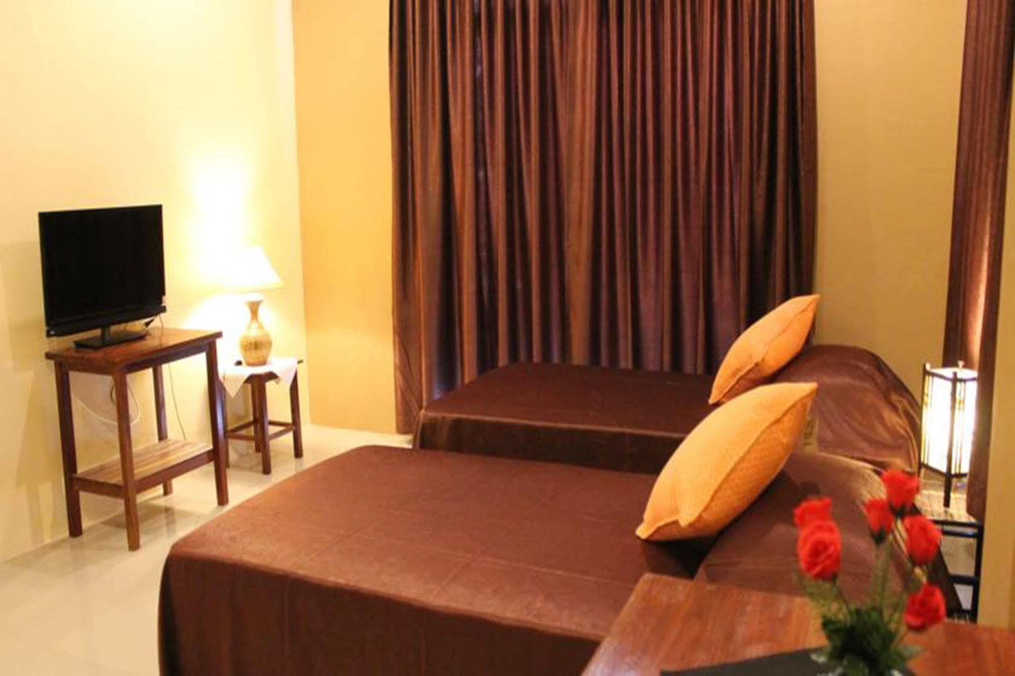 Avalon Residence Savannakhet Bagian luar foto